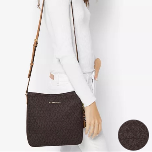 MICHAEL KORS JET SET TRAVEL MESSENGER BAG - Picture 13 of 13